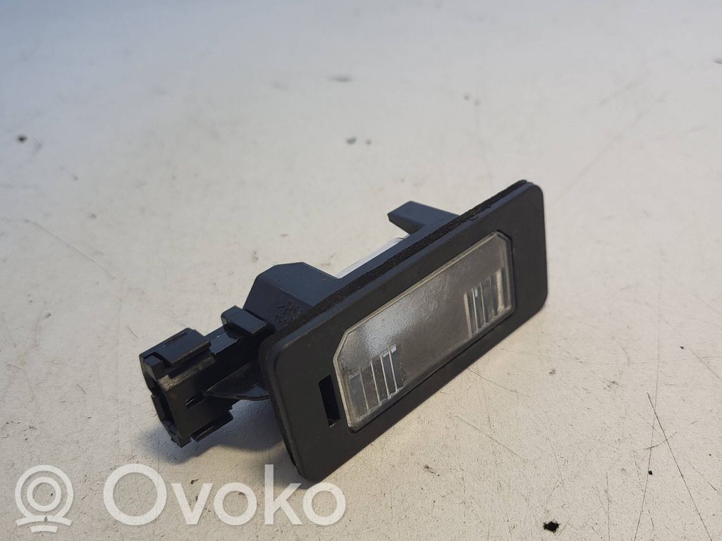 BMW 3 E90 E91 Rekisterikilven valo 