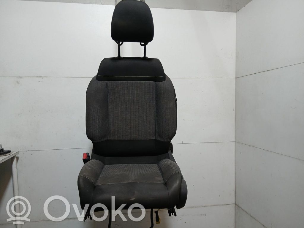 Citroen C3 Kuljettajan istuin 