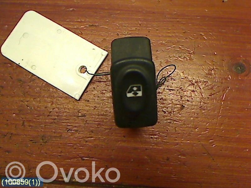 Renault Megane I Electric window control switch 