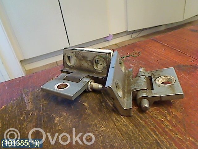 Front door upper hinge
