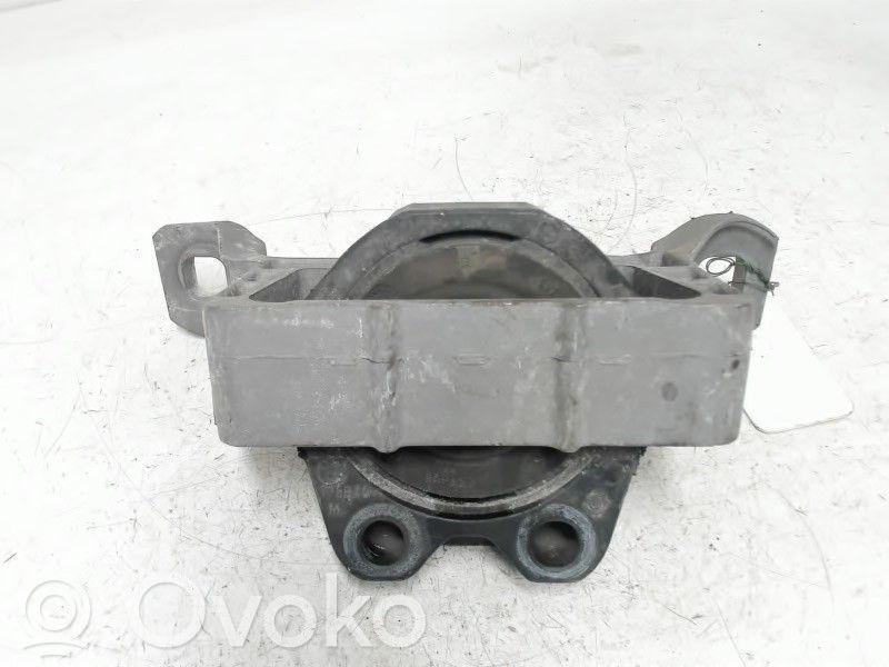 Ford Focus Engine mounting bracket 