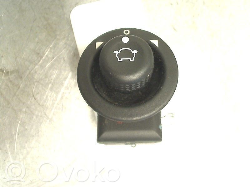 Wing mirror switch   4495427,93BG17B676BB