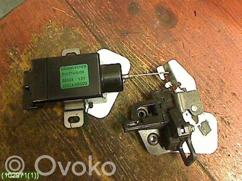 Nissan Maxima Loading door lock 