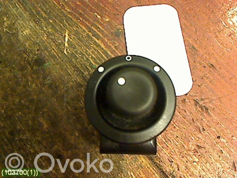 Nissan Kubistar Wing mirror switch 
