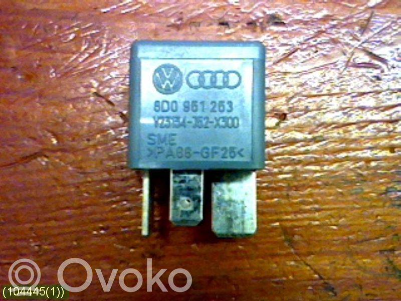Otros relés   8D0951253,V23134J52X300