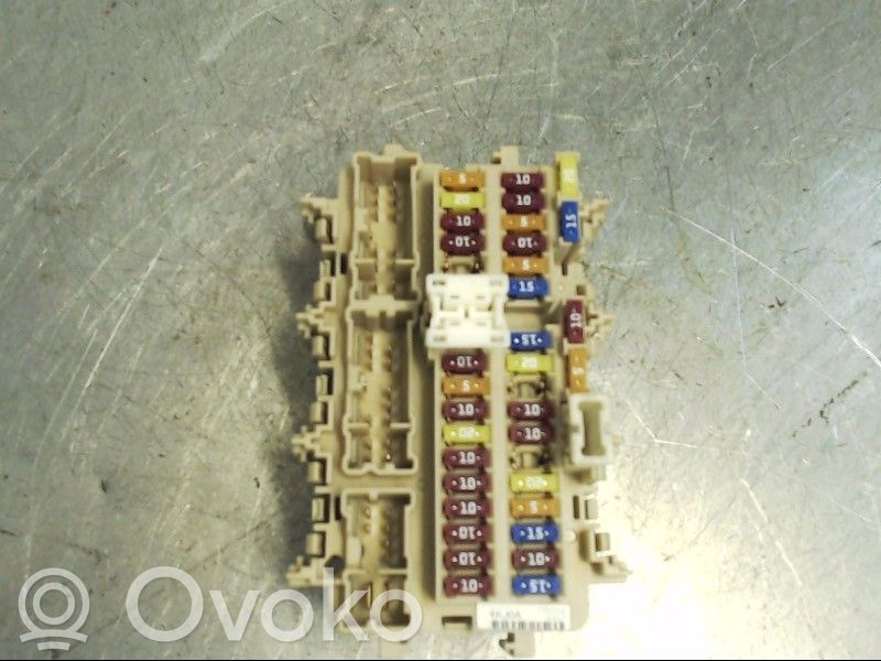 Nissan NP300 Módulo de fusible 