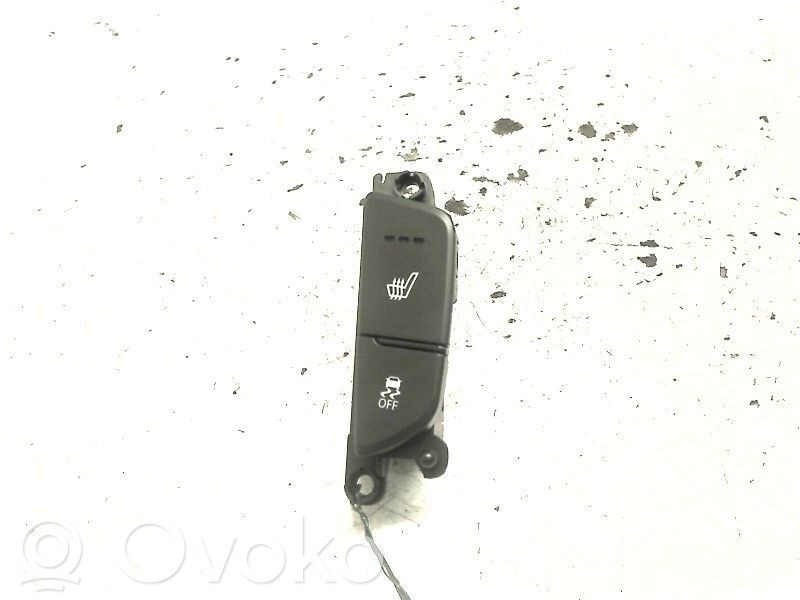 Hyundai i40 Seat heating switch 