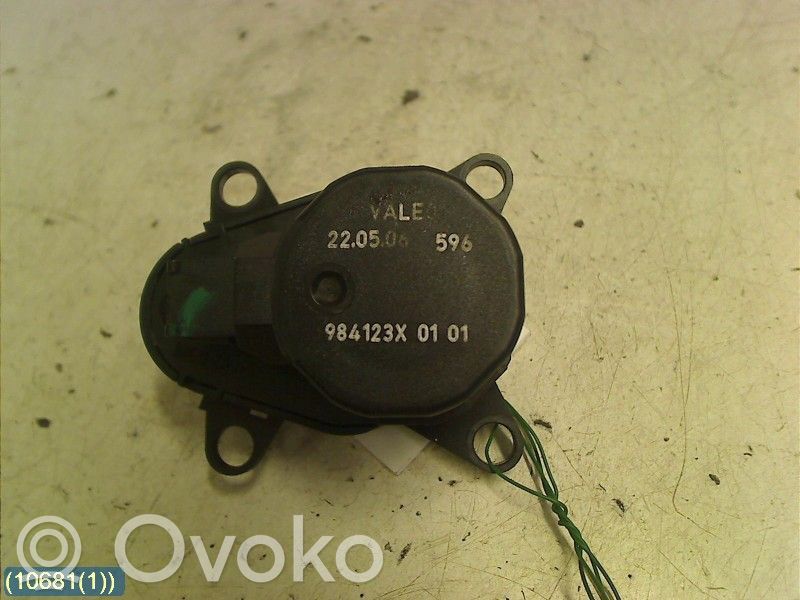 Saab 9-5 Ilmastointilaitteen läpän käyttölaite/moottori (A/C) 