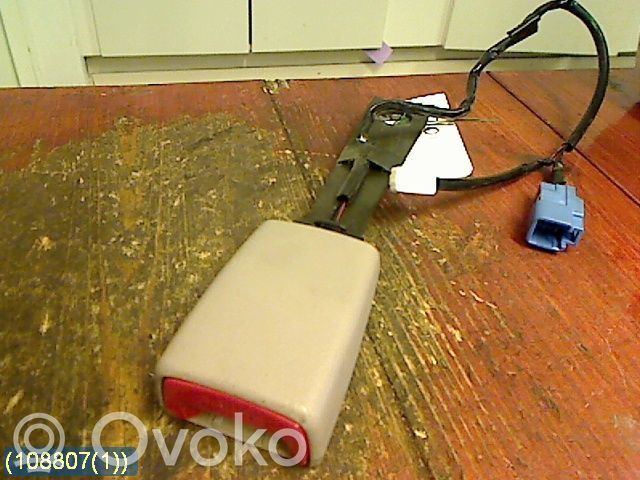 Toyota Camry Gurtschloss vorne 
