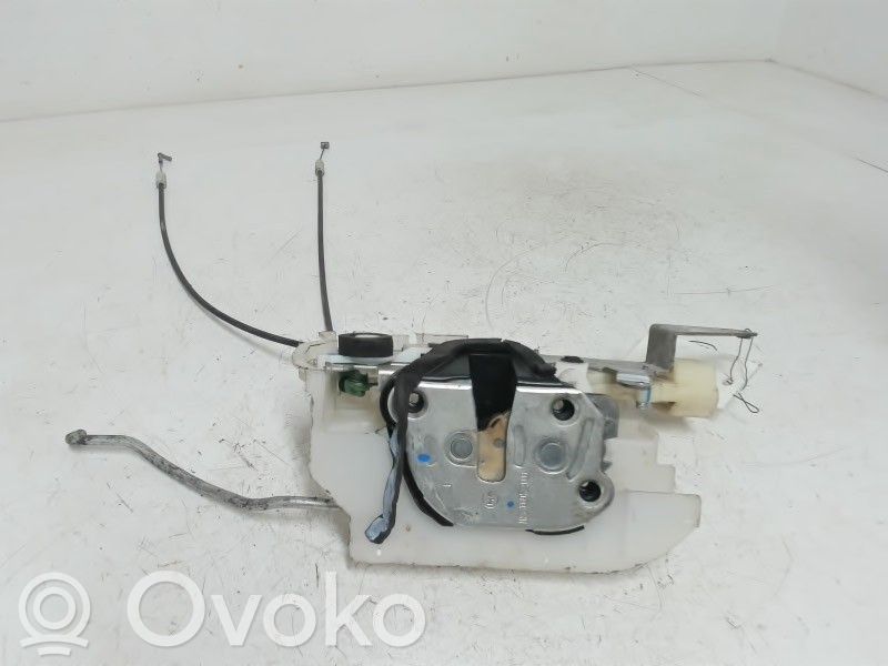 Isuzu D-Max Takaoven lukko 
