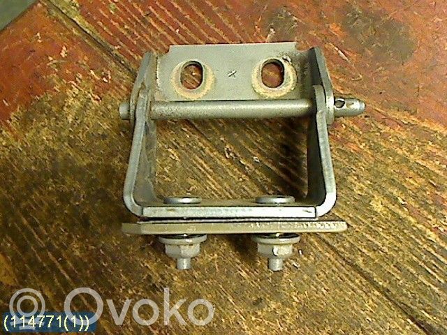 Tailgate/trunk/boot hinge