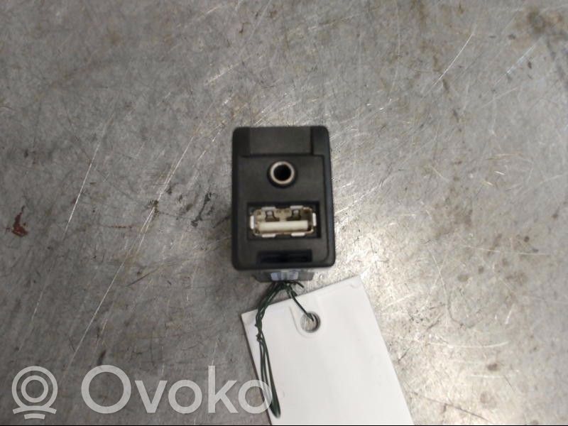 USB-pistokeliitin   861900D030,CALS00H1AE,861900D030