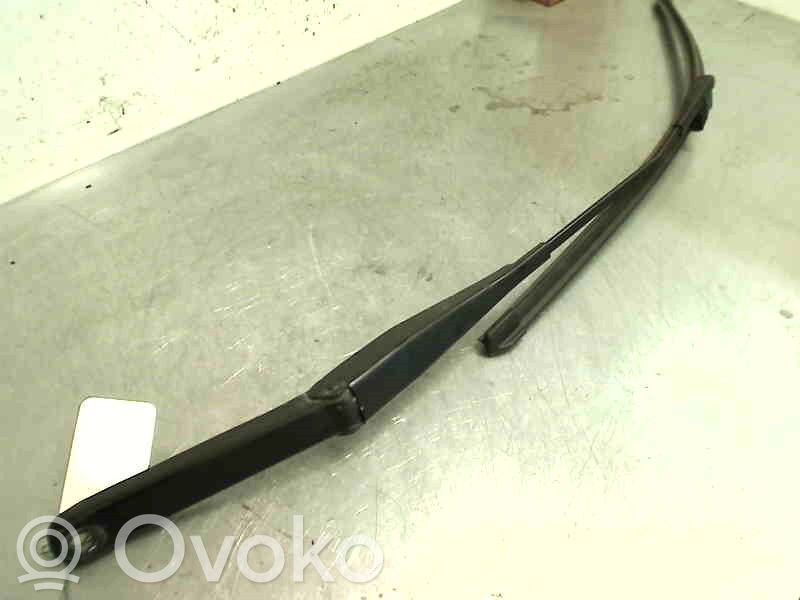 Ford Focus Front wiper blade arm 