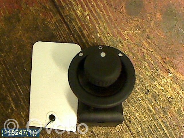 Renault Master II Wing mirror switch 