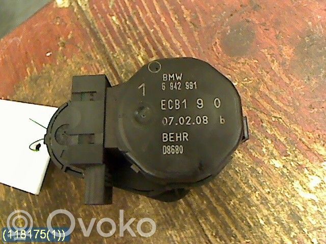 BMW 5 E60 E61 Ilmastointilaitteen läpän käyttölaite/moottori (A/C) 