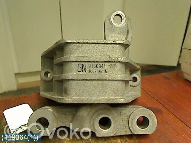 Opel Vectra C Engine mounting bracket 