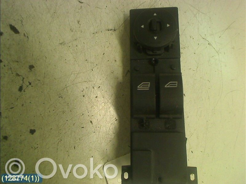 Ford Focus Electric window control switch 
