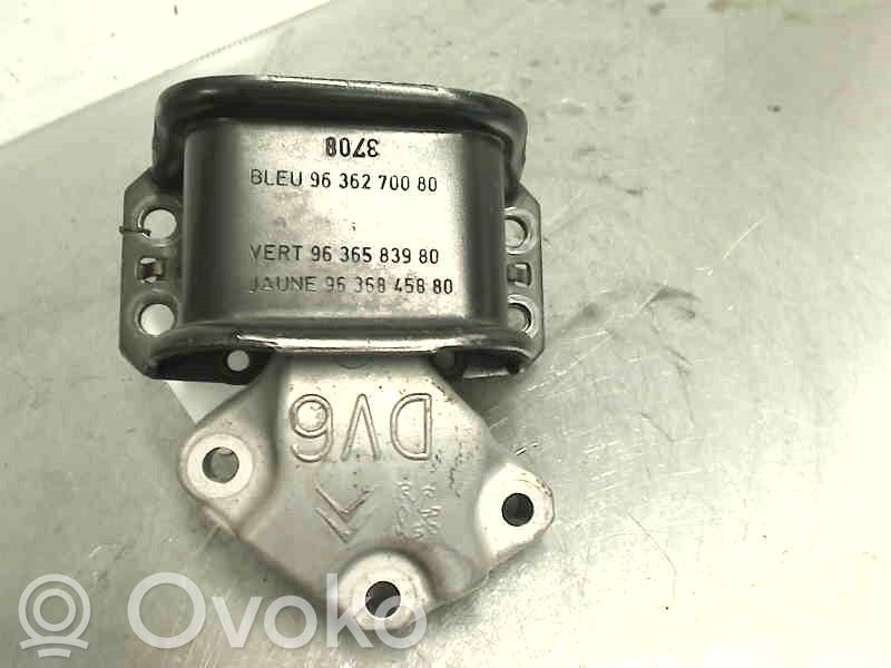 Peugeot 308 Engine mounting bracket 