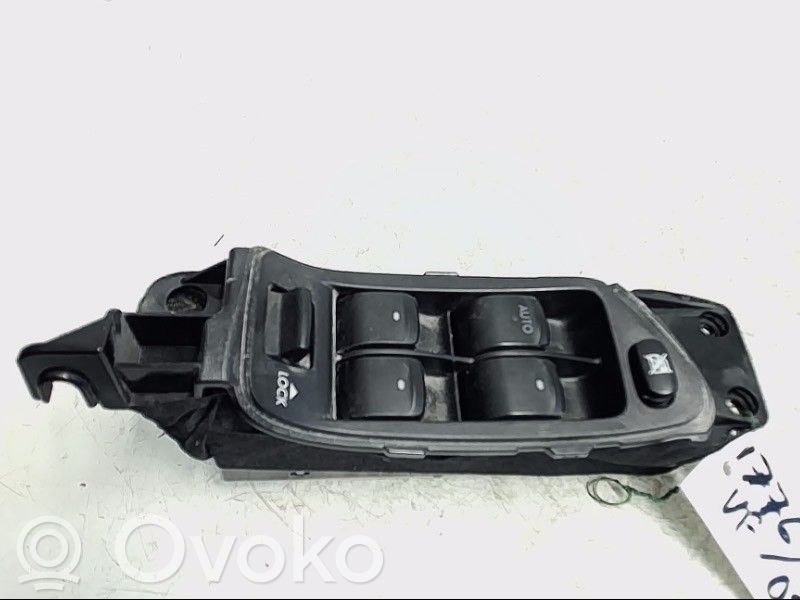 Subaru Outback Electric window control switch 