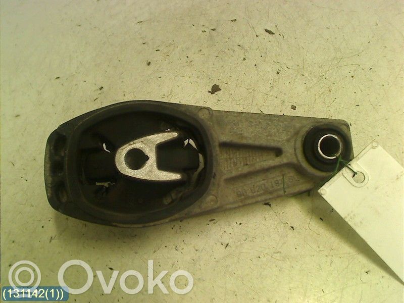 Peugeot 207 Engine mounting bracket 