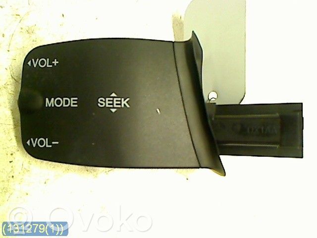 Ford Focus Steering wheel buttons/switches 