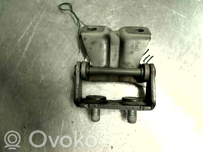 Subaru Outback Tailgate/trunk/boot hinge 