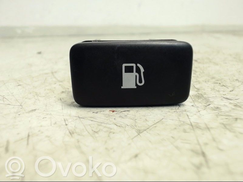 Lexus RX 330 - 350 - 400H Fuel tank opening switch 