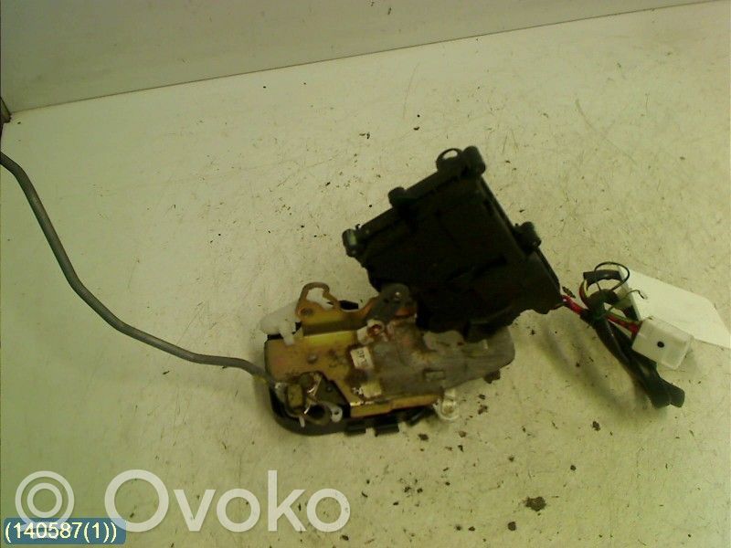 Mazda 323 Priekinė durų spyna 