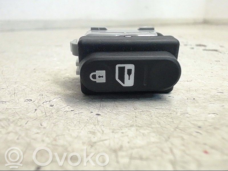 Nissan Qashqai Central locking switch button 