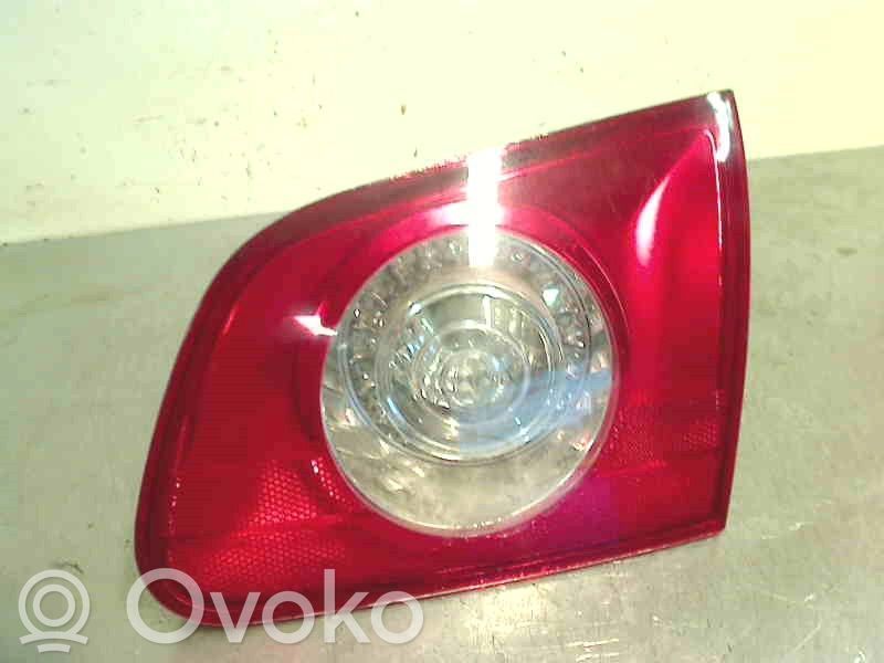 Volkswagen PASSAT B6 Luci posteriori del portellone del bagagliaio 