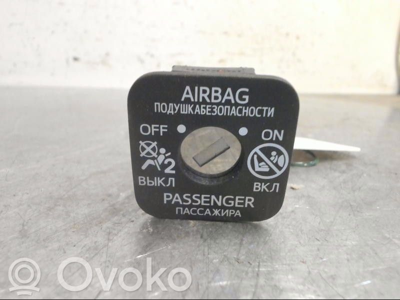 Toyota Prius (XW30) Interrupteur commutateur airbag passager