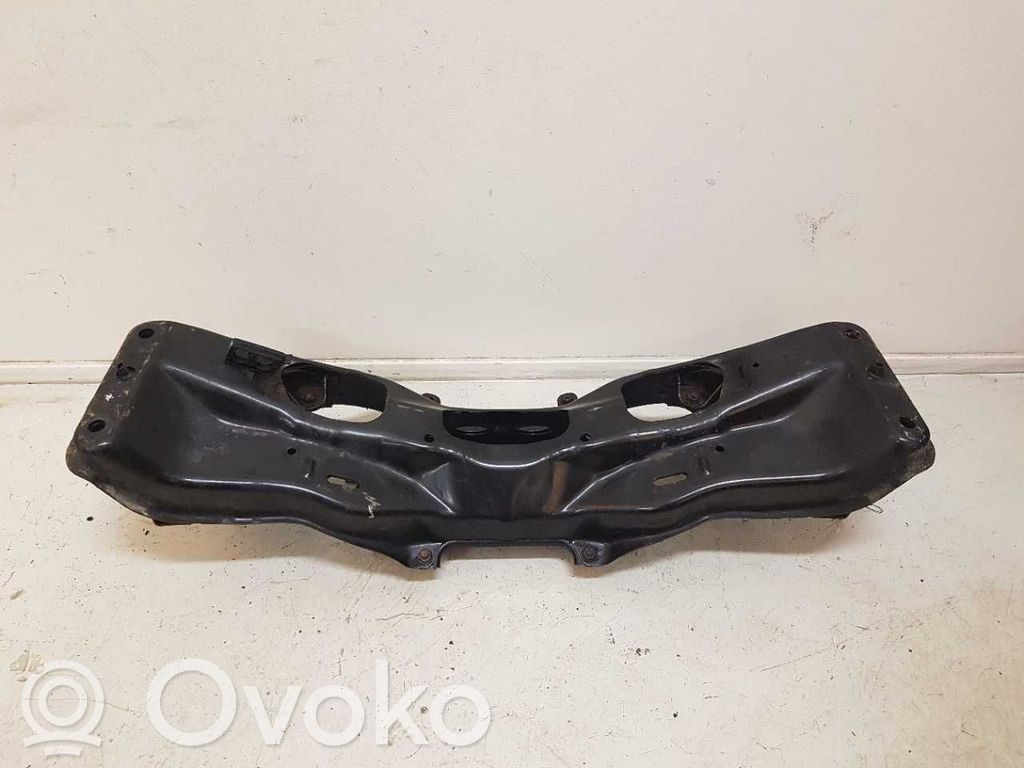 Subaru Outback Etuapurunko 