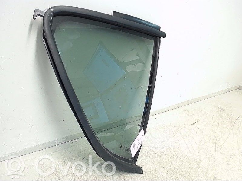 Ventanilla de ventilación de la puerta trasera   8455151K10