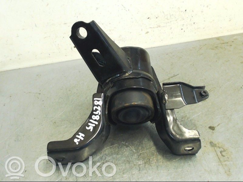 Toyota Avensis T270 Engine mounting bracket 
