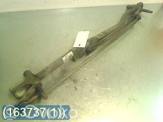 Volvo V70 Front wiper linkage 