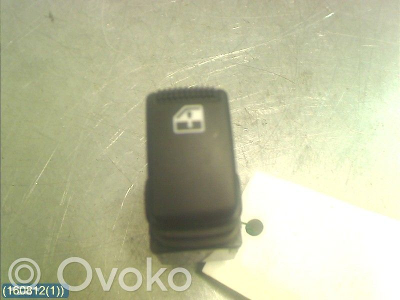 Przyciski szyb   935802E000LM