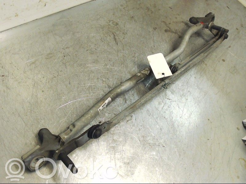 Volvo V70 Front wiper linkage 