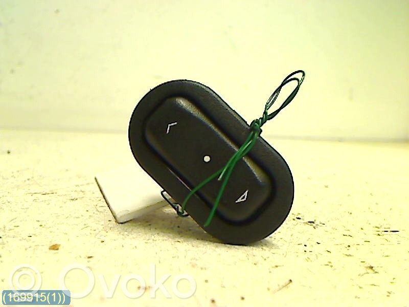 Opel Zafira A Electric window control switch 
