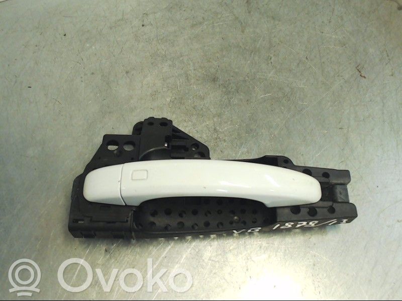 Manecilla externa puerta delantera   8T0837205A