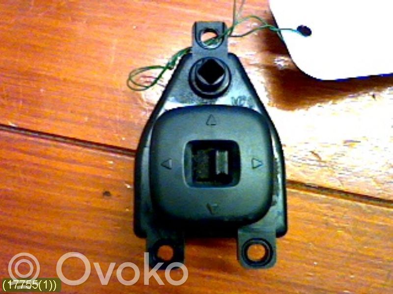 Wing mirror switch