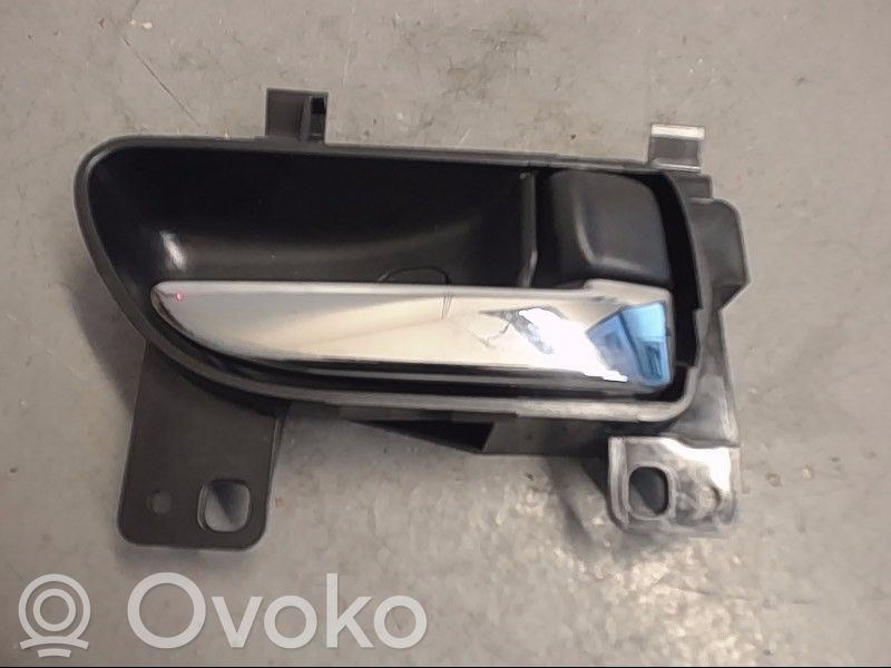 Manecilla interna puerta delantera   61051FJ021VH
