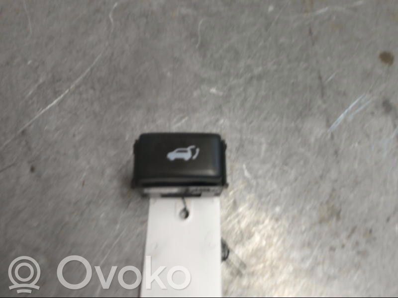 Nissan X-Trail T32 Tailgate/boot open switch button 