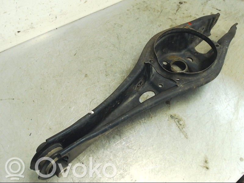 Volkswagen PASSAT B8 Braccio di controllo sospensione posteriore 