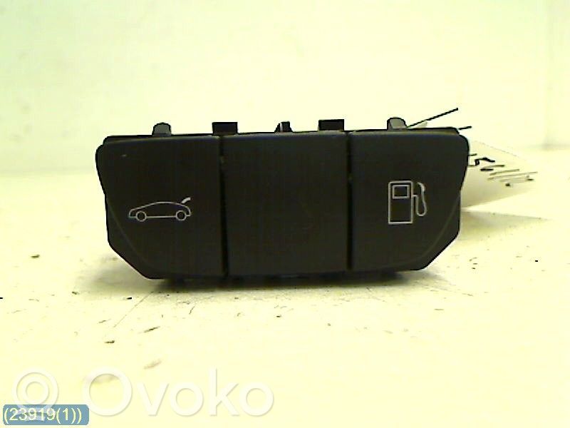 Peugeot 508 Tailgate/boot open switch button 