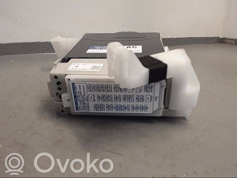 Lexus CT 200H Module de fusibles 
