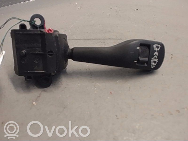 BMW 3 E46 Front wiper blade arm 