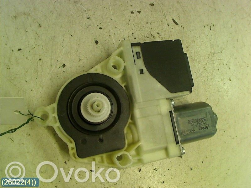 Volkswagen PASSAT B6 Silniczek podnoszenia szyby drzwi tylnych 