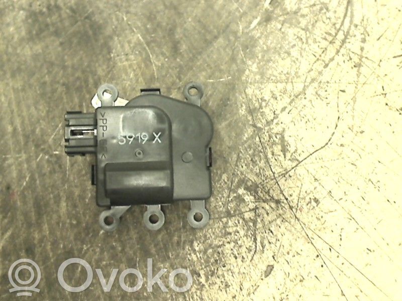 Mazda 3 III Ilmastointilaitteen läpän käyttölaite/moottori (A/C) 