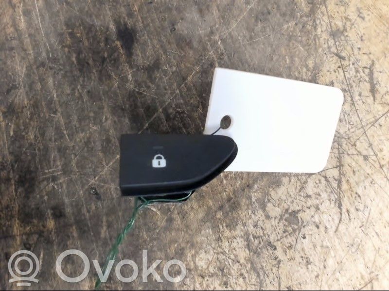 Dacia Duster Central locking switch button 