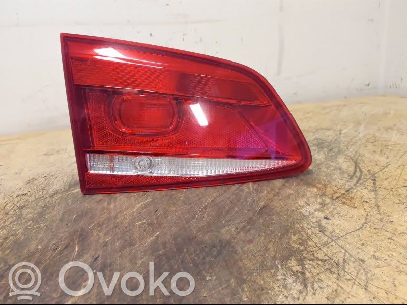 Volkswagen PASSAT B7 Luci posteriori del portellone del bagagliaio 